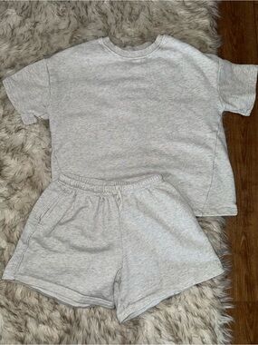 Fostered collection sweat shorts set 11-12 shorts/top